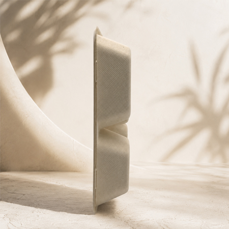 Compostable sugarcane food containers as an alternative to plastic packaging