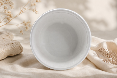 Eco-friendly disposable sugarcane bowls for restaurants, meal prep, and takeaway service