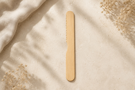 Bamboo knives for disposable foodservice table settings