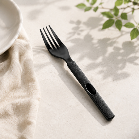 Black plastic forks for premium foodservice presentation
