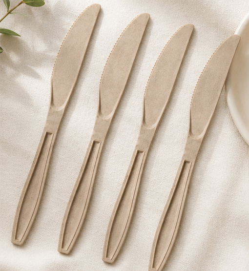 Bulk packed disposable knives for commercial foodservice