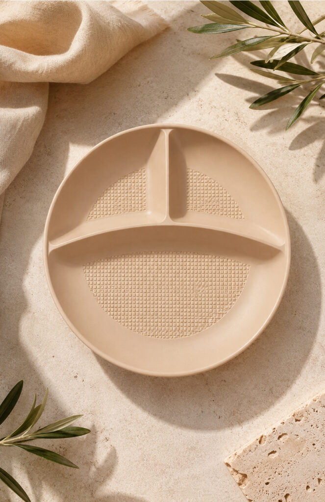 Disposable bamboo plates for hot and cold food presentation