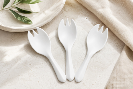 Ready-to-use spork cutlery packs for food delivery companies