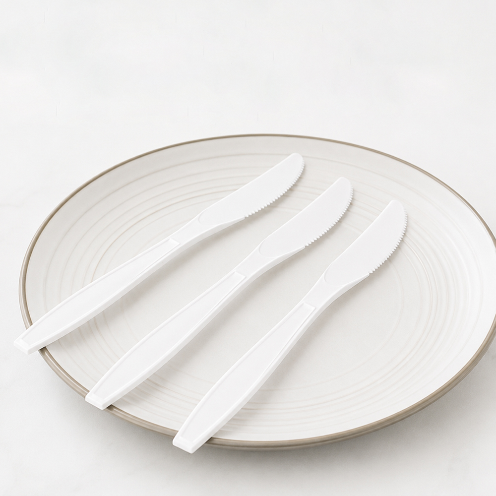 White Plastic Knives for Catering and Takeaway