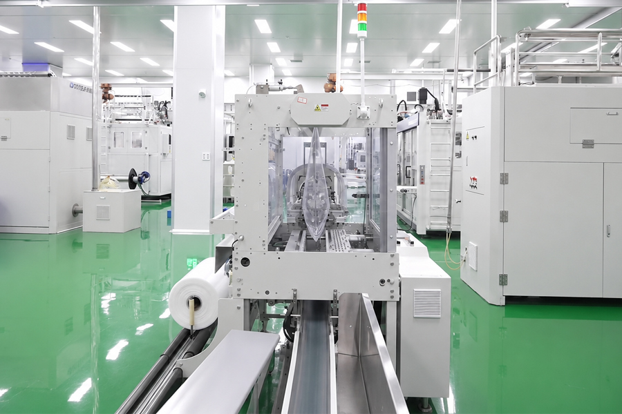 Automated production lines for disposable foodservice tableware and takeaway packaging