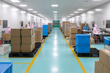 Foodservice packaging products developed around food type, serving temperature and takeaway application